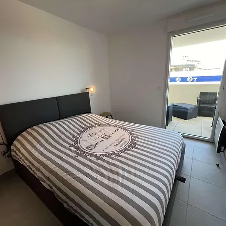 Appartement Superbe T2 Avec Grande Terrasse Et Parking, Proche - Fr-1-701-73